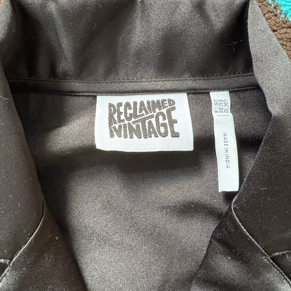 ASOS Reclaimed Vintage Black Ruched Cropped Top - Picture 3 of 7